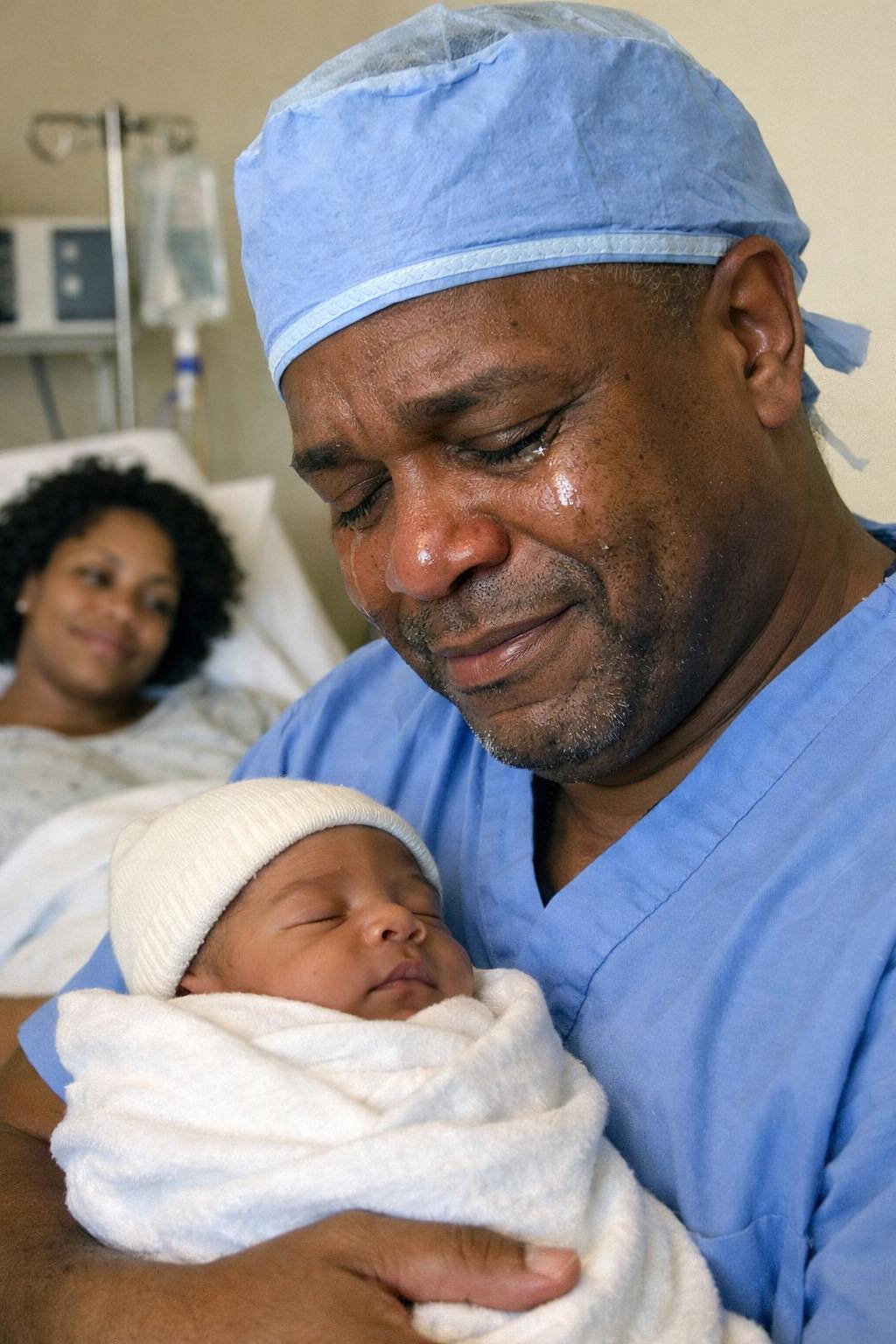 She Arrived At The Hospital To Deliver Her Baby, But The Doctor Broke Down In Tears The Moment He Saw The Newborn… – News