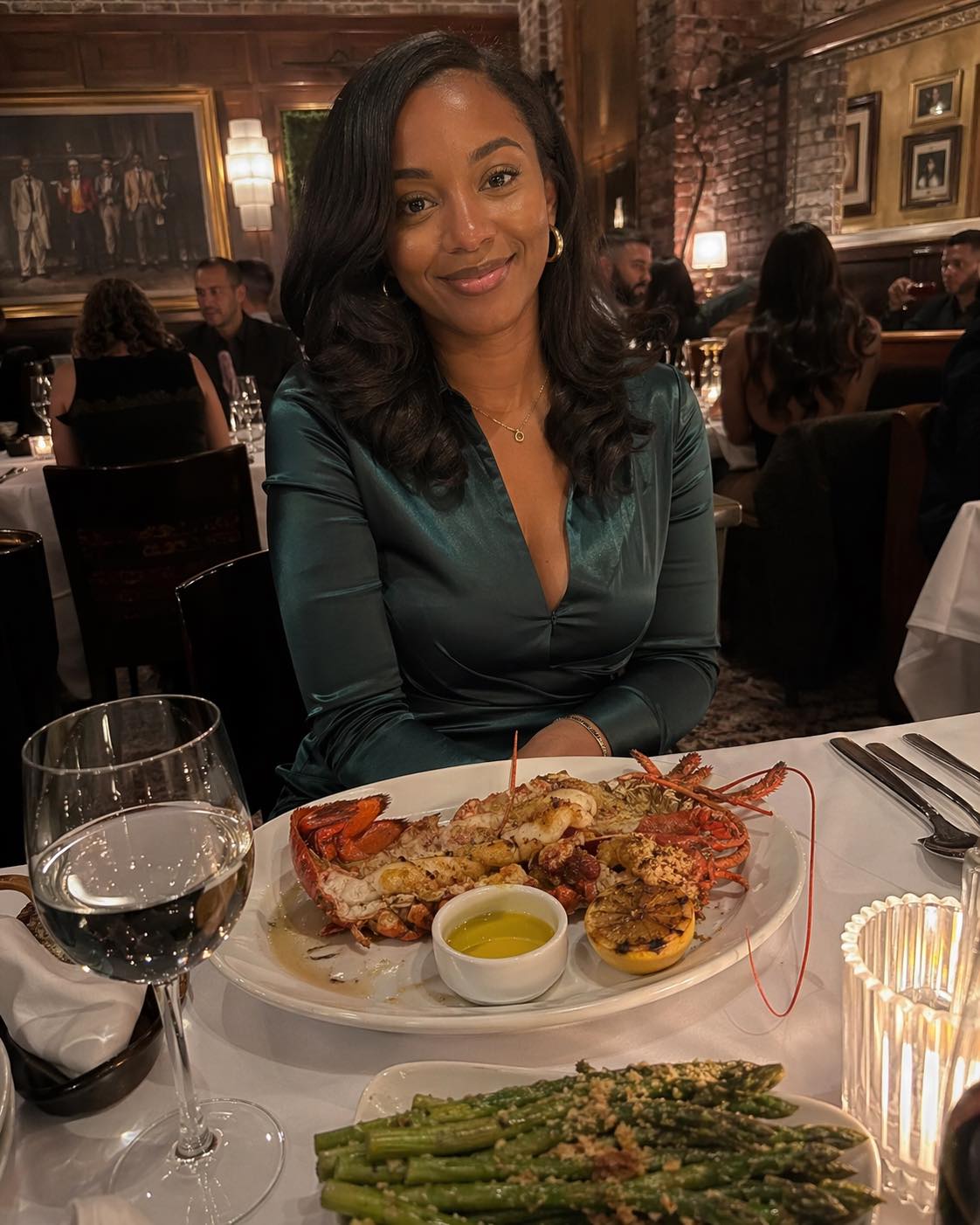 My Date Ordered a $150 Lobster Dinner on Our First Date and Then Refused to Pay – Moments Later, Karma Struck Her Right There in Front of Me
